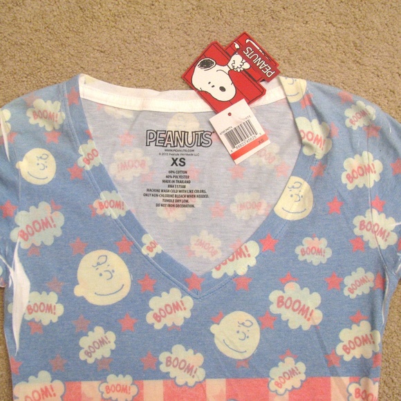 Peanuts Charlie Brown Graphic Tee NEW Womens Size XS Extra Small Blue Pink - Picture 2 of 5